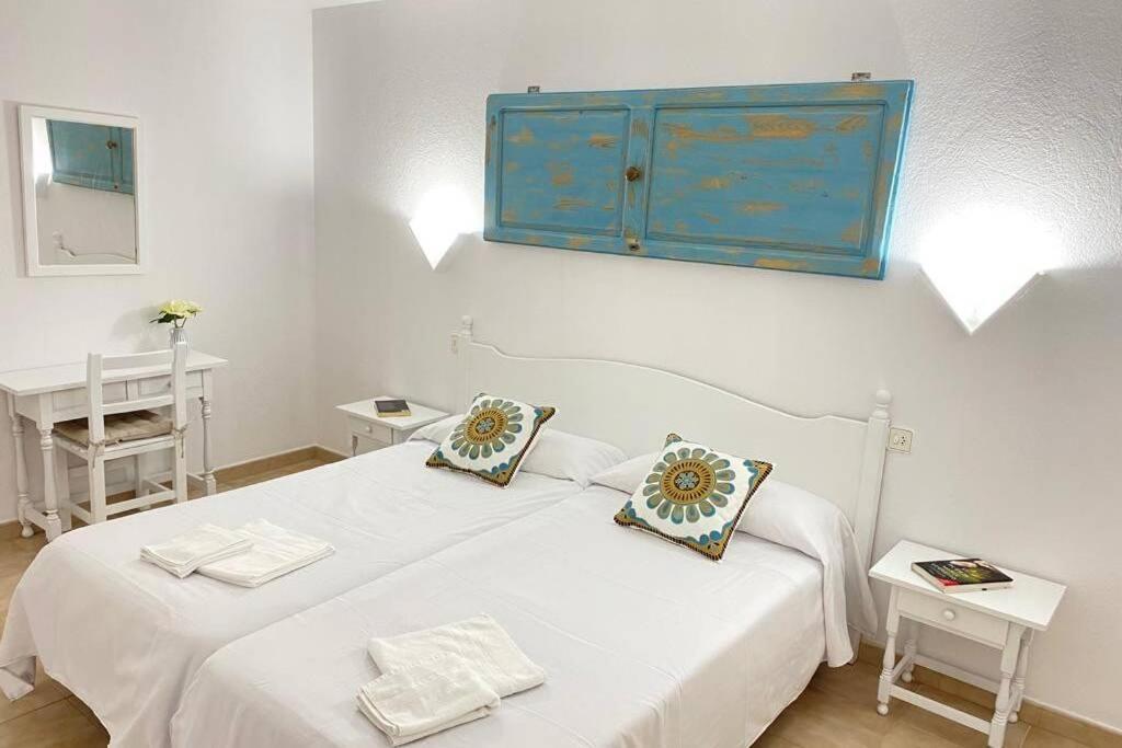 Puertas Al Mar Apartment Cala'N Blanes  Exterior photo